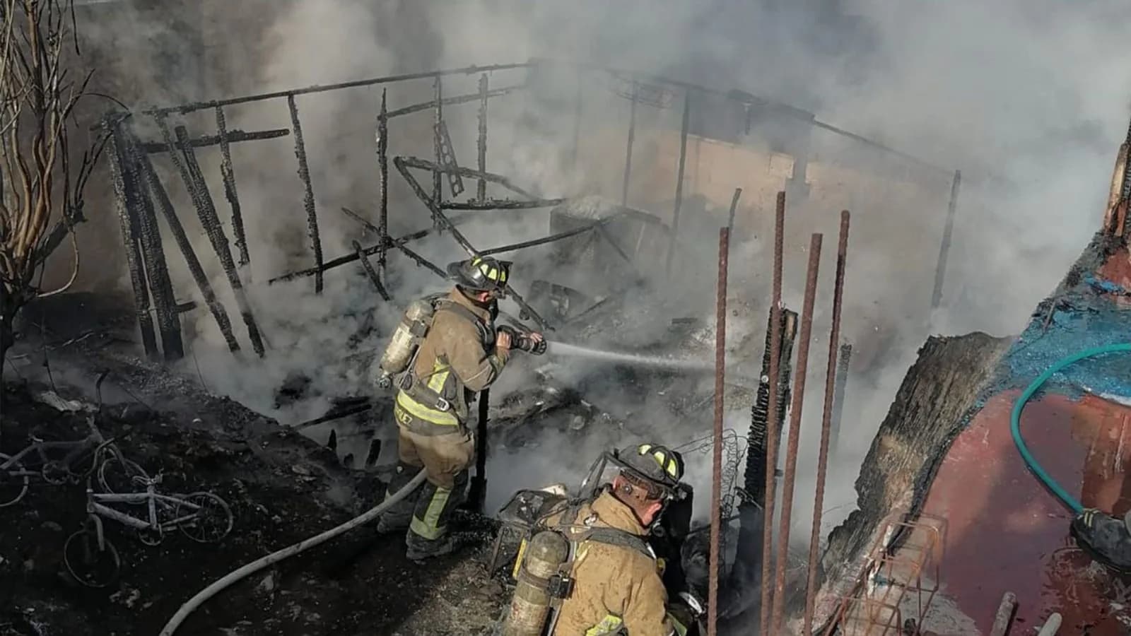 Incendio en la colonia Guadalupe Victoria consume vivienda en Tijuana